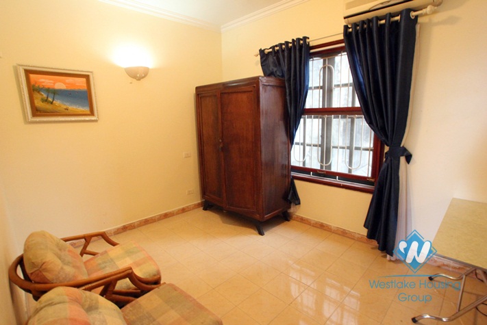 Nice house for rent in Westlake area, facing to the lake